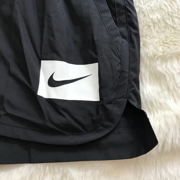 Nike Sportswear Woven Box Logo Shorts - Picture 5 of 6